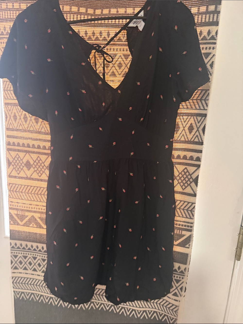 Arizona Jean Company Black Floral Tie-Back Tunic